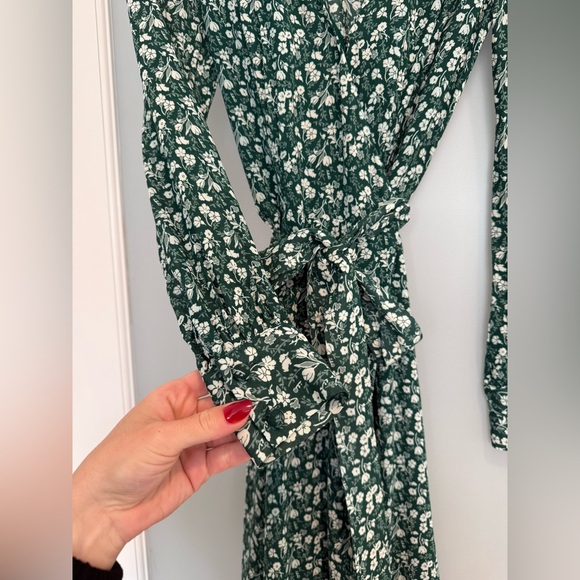 REFORMATION Susanna Wrap Dress - Dark Green Floral Long Sleeve - Picture 6 of 10